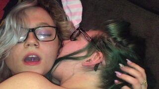 Шикарные девушки трахают друг друга!! Смотреть Саммер Кинг и Бри Анна - глубокий язык киски порно